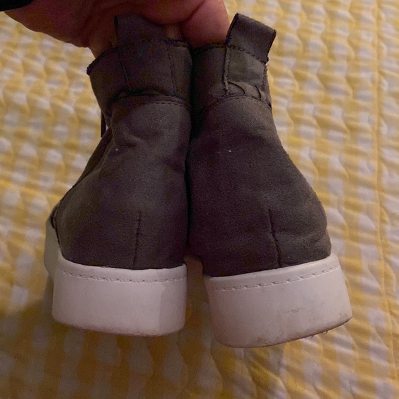 Pre-Owned Women’s Gray High Top Shoes by SODA. Size 7. - Picture 5 of 9